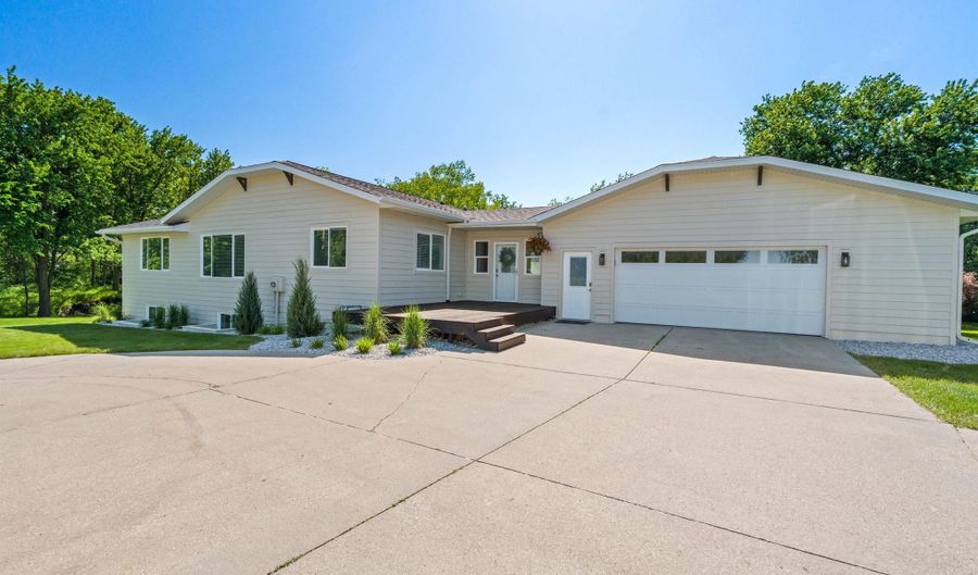 6235 US Highway 69, Ames, IA 50010 - 5 Beds, 4 Bath