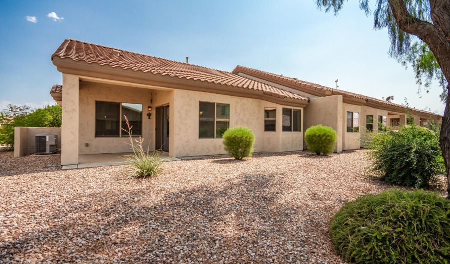 1560 E MELROSE Dr, Casa Grande, AZ 85122 - 2 Beds, 2 Bath