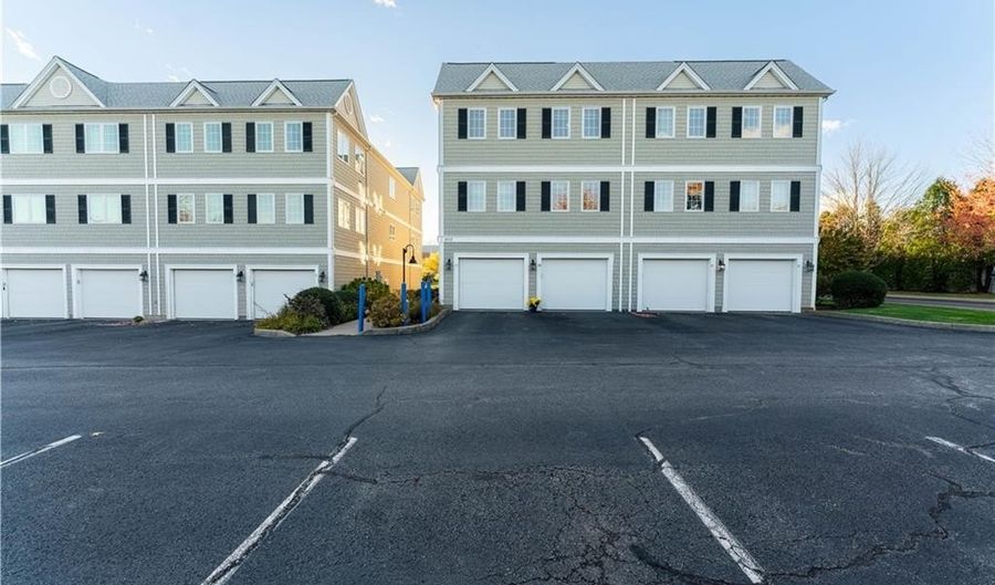 683 Metacom Ave 79, Bristol, RI 02809 - 2 Beds, 2 Bath