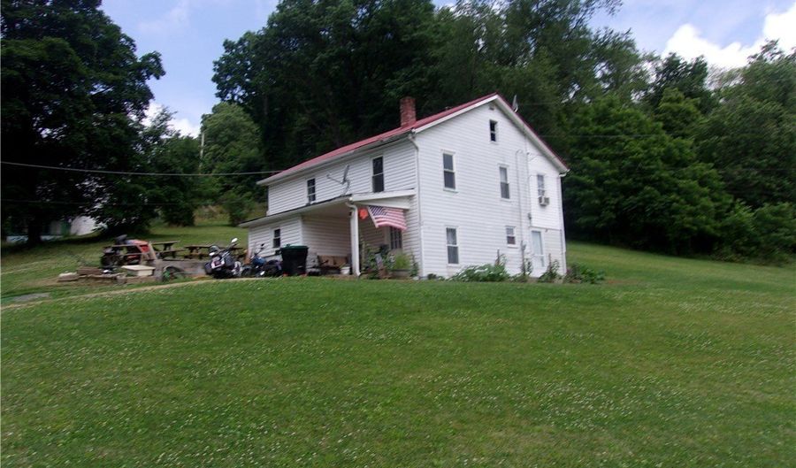 107 Jefferson St, Amsterdam, OH 43903 - 3 Beds, 2 Bath