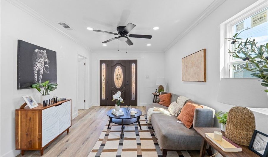 426 W 63rd Pl, Los Angeles, CA 90003 - 2 Beds, 1 Bath