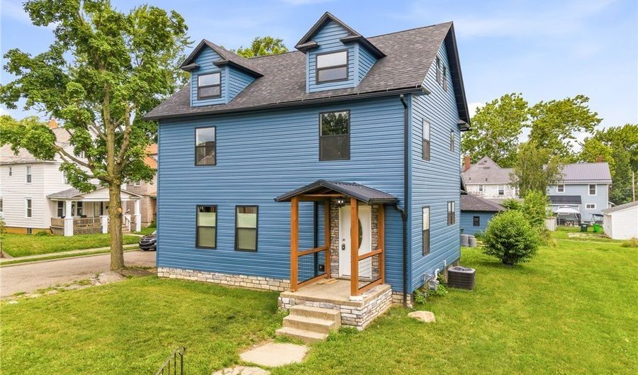 355 W High St, Alliance, OH 44601 - 4 Beds, 2 Bath