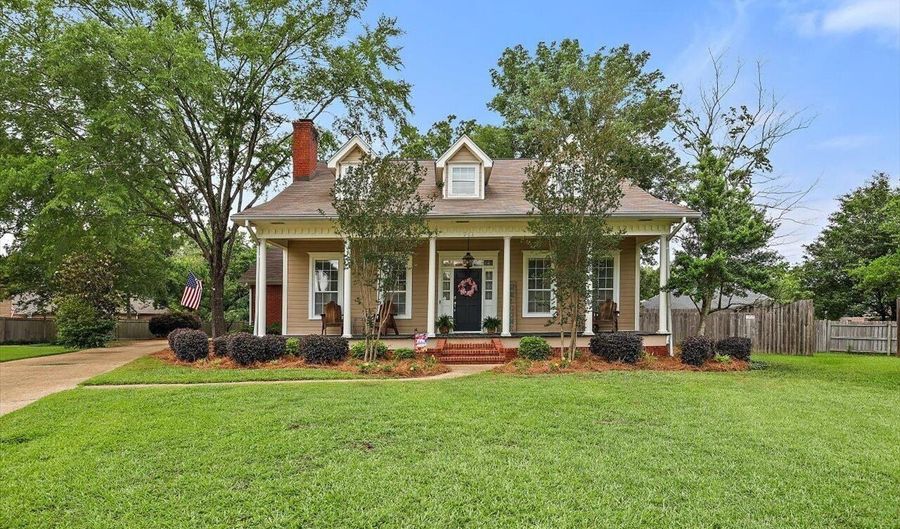 911 Tetbury Pl, Brandon, MS 39047 - 4 Beds, 3 Bath