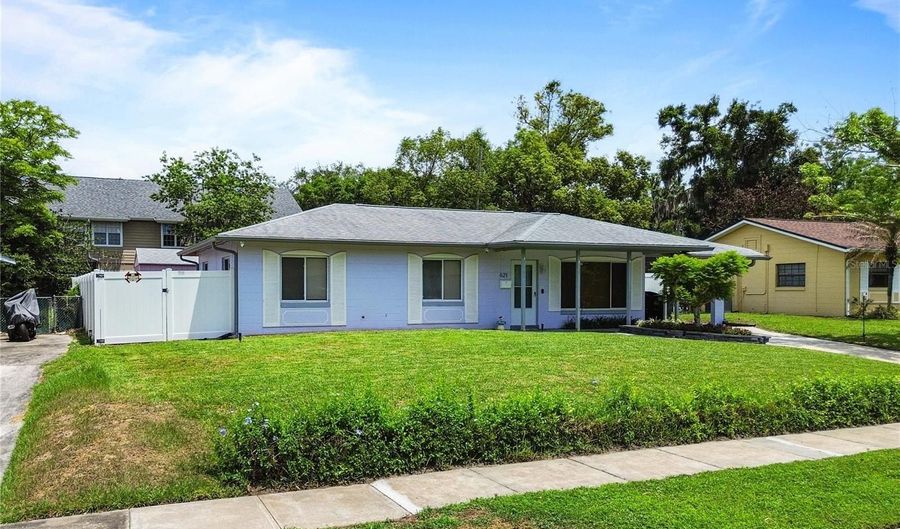 621 ELLSWORTH St, Altamonte Springs, FL 32701 - 3 Beds, 2 Bath
