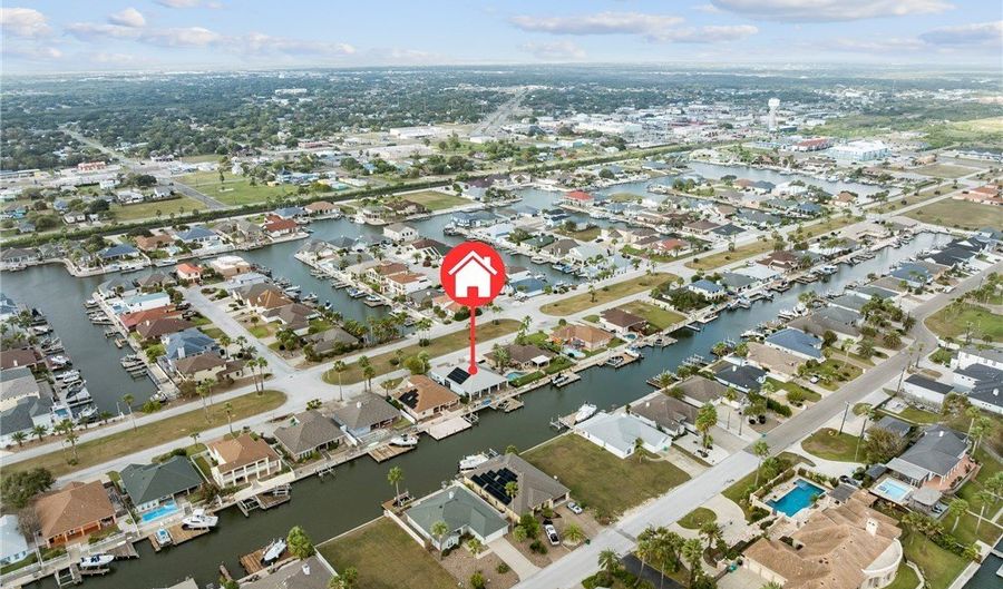 925 Pompano Dr, Aransas Pass, TX 78336 - 3 Beds, 4 Bath