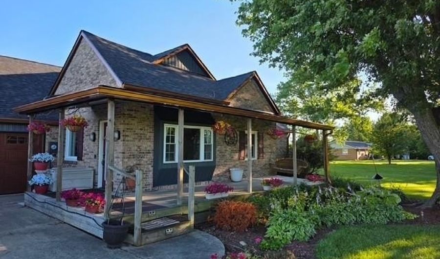 757 E 1000 N, Alexandria, IN 46001 - 4 Beds, 3 Bath