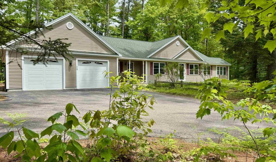 24 W Side Woods Rd, Bartlett, NH 03812 - 3 Beds, 2 Bath