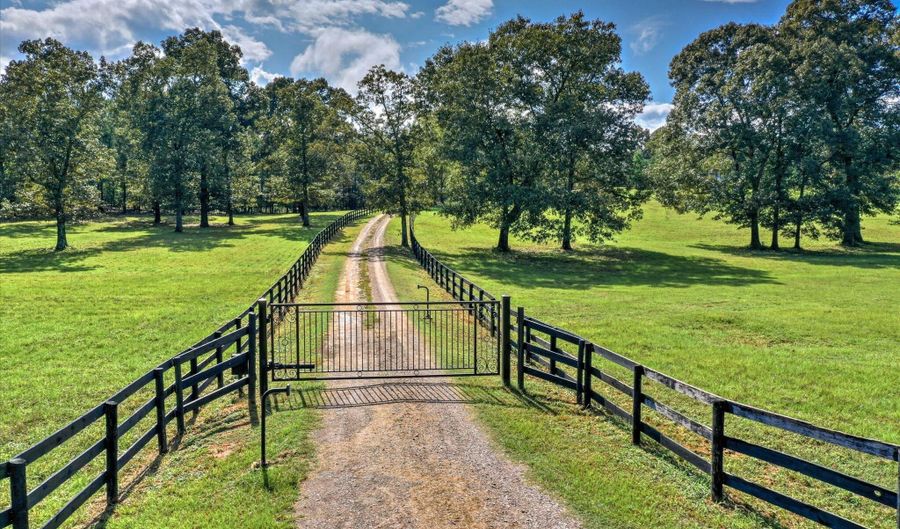 680 Implement Rd, Aiken, SC 29803 - 4 Beds, 5 Bath