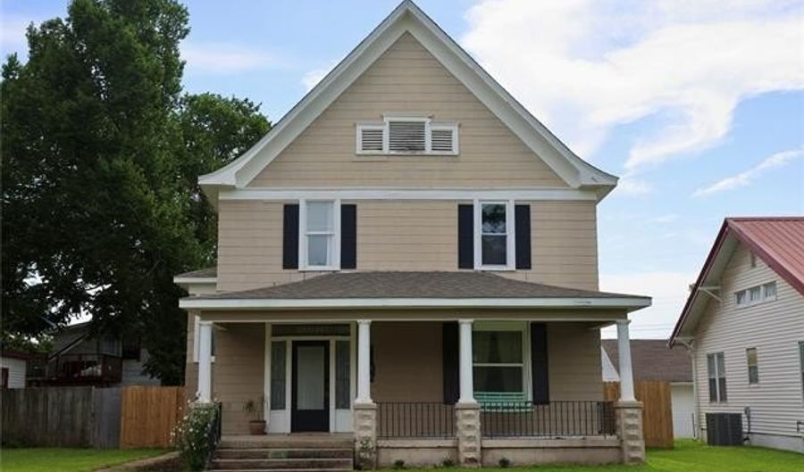 1107 S Keeler Ave, Bartlesville, OK 74003 - 3 Beds, 2 Bath