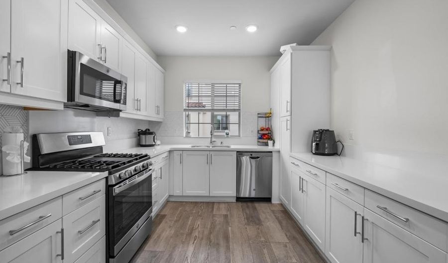 4376 Pacifica Dr 2, Oceanside, CA 92056 - 3 Beds, 3 Bath