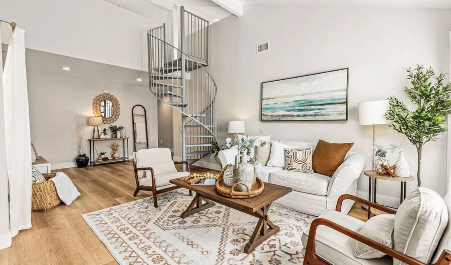 808 Caminito Azul, Carlsbad, CA 92011 - 2 Beds, 2 Bath