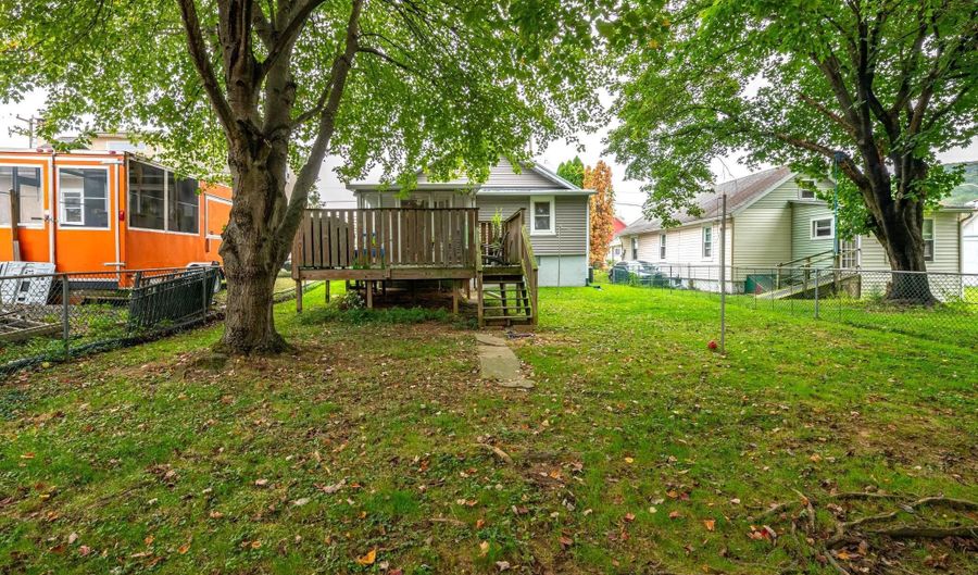 108 MIDLAND Ave, Reading, PA 19606 - 2 Beds, 1 Bath
