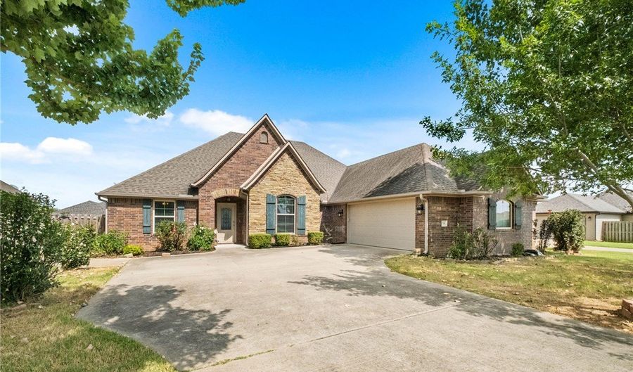709 SW Barn Valley Rd, Bentonville, AR 72712 - 4 Beds, 3 Bath