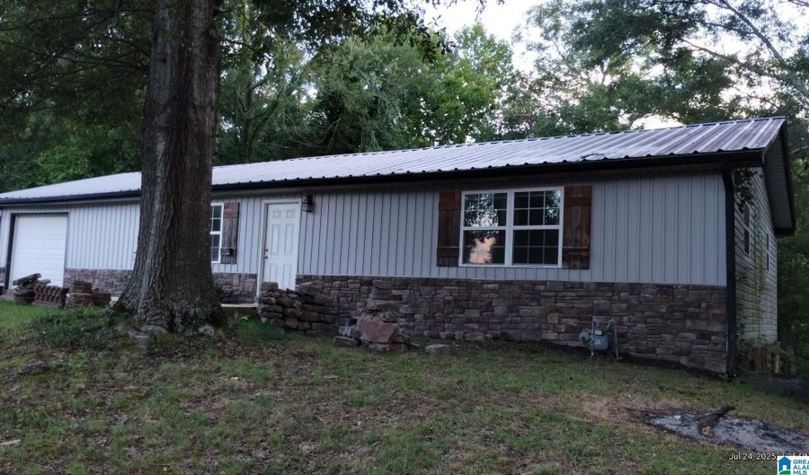 499 5TH St, Ashville, AL 35953 - 2 Beds, 1 Bath