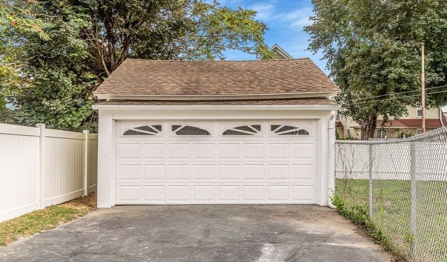 123 Harlem Ave, Bridgeport, CT 06606 - 3 Beds, 2 Bath