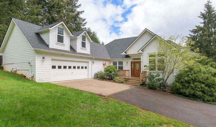 140 TIOGA Ct, Cottage Grove, OR 97424 - 4 Beds, 3 Bath