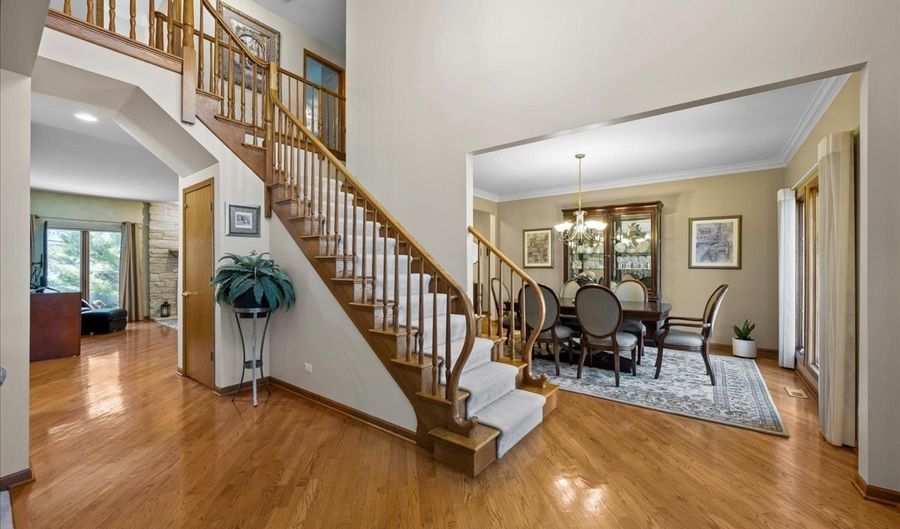 1928 N Ridge Ave, Arlington Heights, IL 60004 - 5 Beds, 4 Bath
