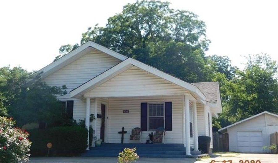 332 I St SW, Ardmore, OK 73401 - 3 Beds, 1 Bath