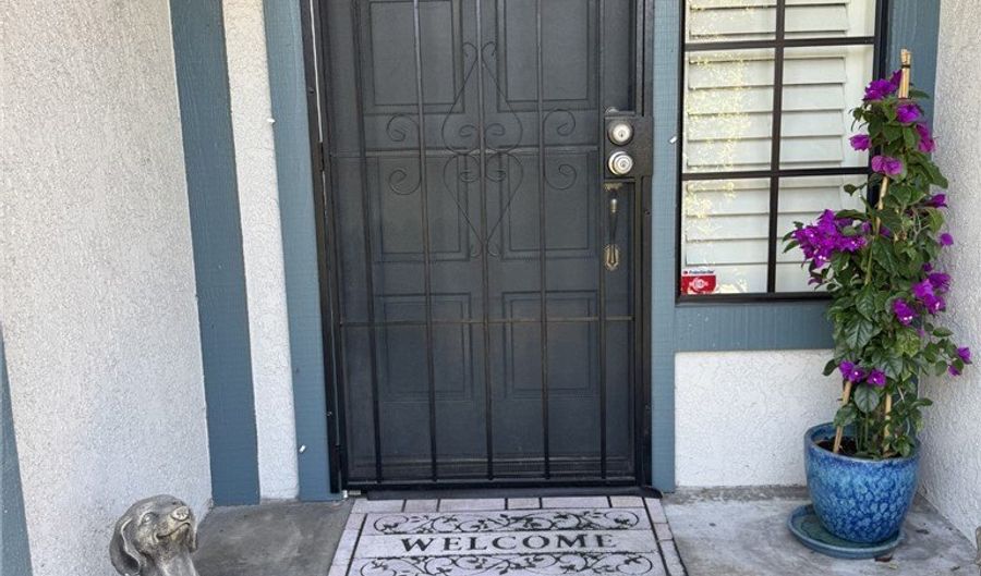 1505 W Nottingham Ln, Anaheim, CA 92802 - 3 Beds, 3 Bath