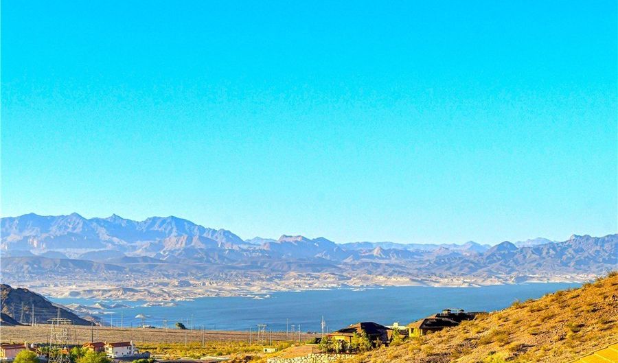 890 Moonstone Dr, Boulder City, NV 89005 - 4 Beds, 5 Bath