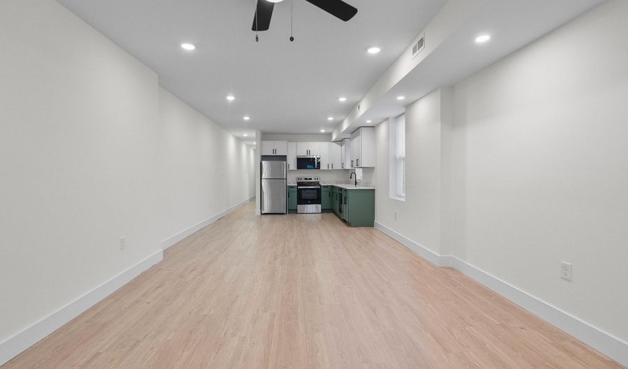 2200 E FAYETTE St 2 2ND FLOOR, Baltimore, MD 21231 - 2 Beds, 1 Bath