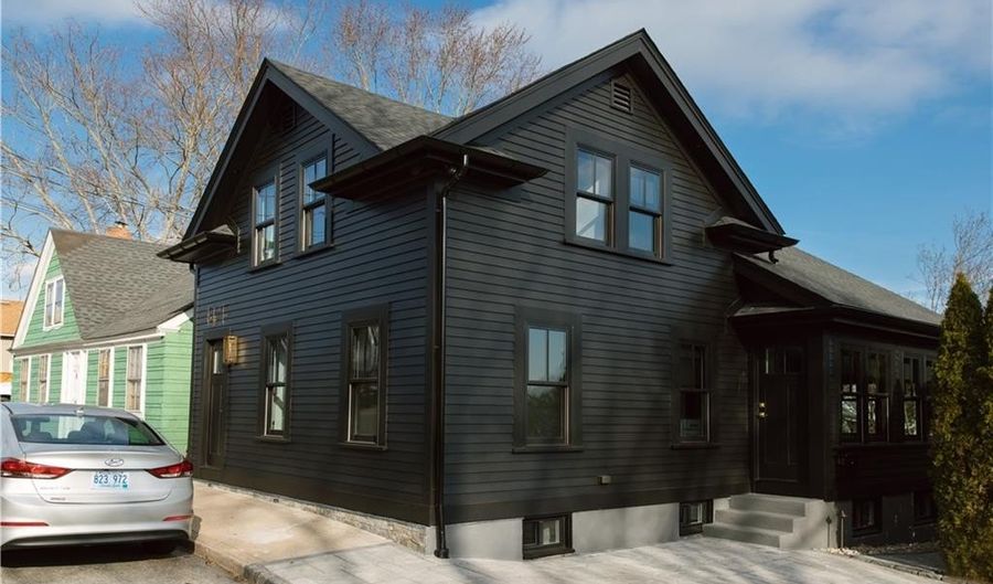 42 Marlborough St, East Greenwich, RI 02818 - 3 Beds, 1 Bath