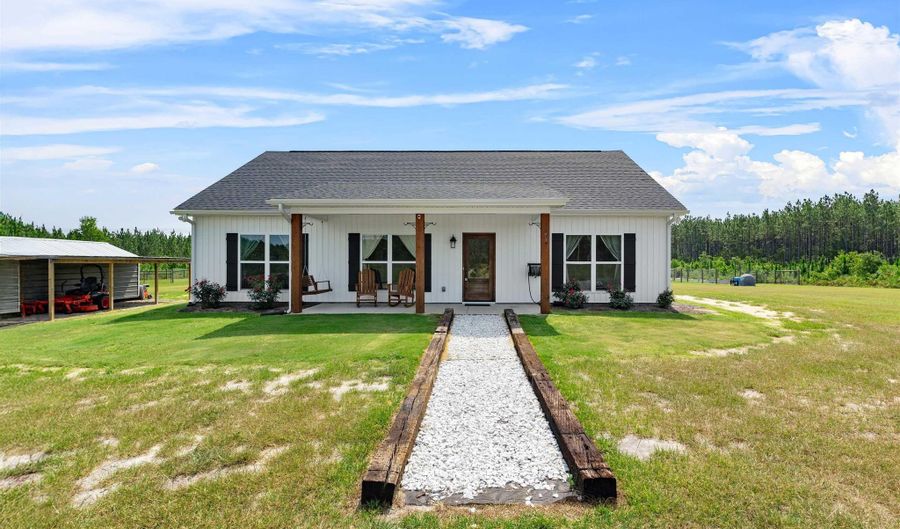 993 Thunder Rd, Batesburg, SC 29006 - 3 Beds, 2 Bath