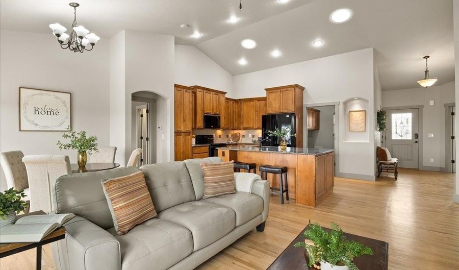 3420 CAMPFIRE Trl, Cheyenne, WY 82001 - 5 Beds, 3 Bath