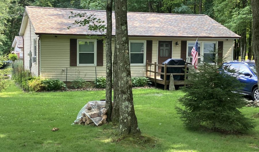 248 Tenawa Rd, Albrightsville, PA 18210 - 2 Beds, 2 Bath