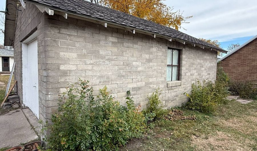 406 S Williams St, Atkinson, NE 68713 - 4 Beds, 2 Bath