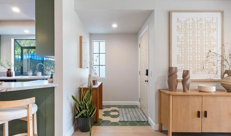 3542 W Stonepine A, Anaheim, CA 92804 - 2 Beds, 2 Bath