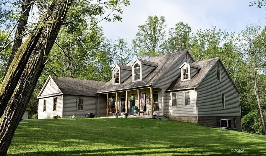 7255 Angel Ridge Rd, Athens, OH 45701 - 5 Beds, 5 Bath