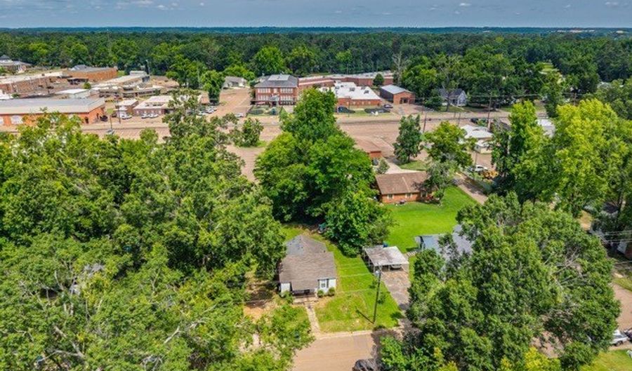 107 Central St, Batesville, MS 38606 - 2 Beds, 1 Bath
