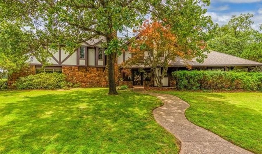 639 Oakridge Dr, Bartlesville, OK 74006 - 4 Beds, 3 Bath