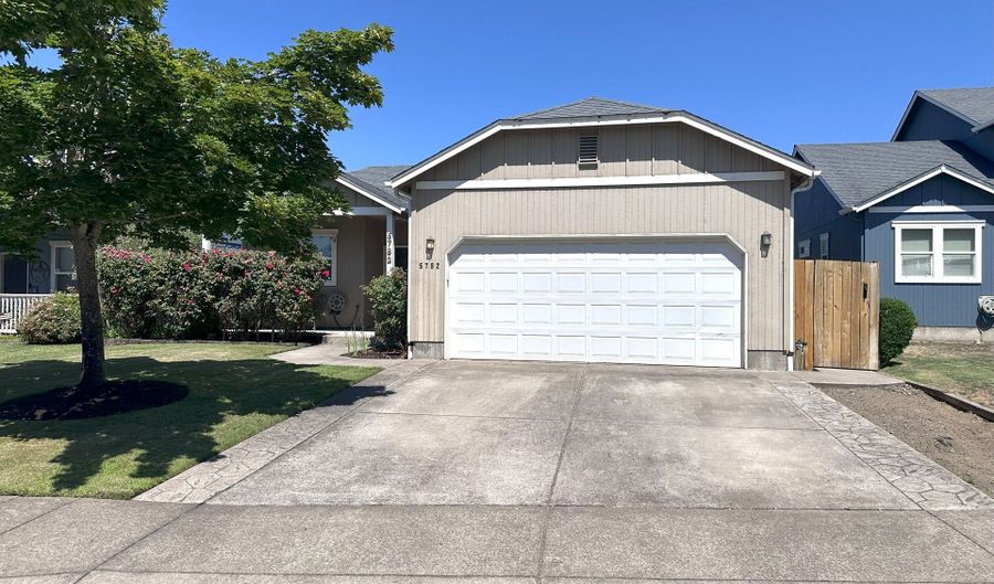 5782 MONTCLAIRE Way, Springfield, OR 97478 - 3 Beds, 2 Bath