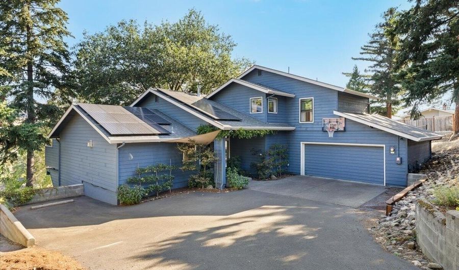 434 Monte Vista Dr, Ashland, OR 97520 - 3 Beds, 2 Bath