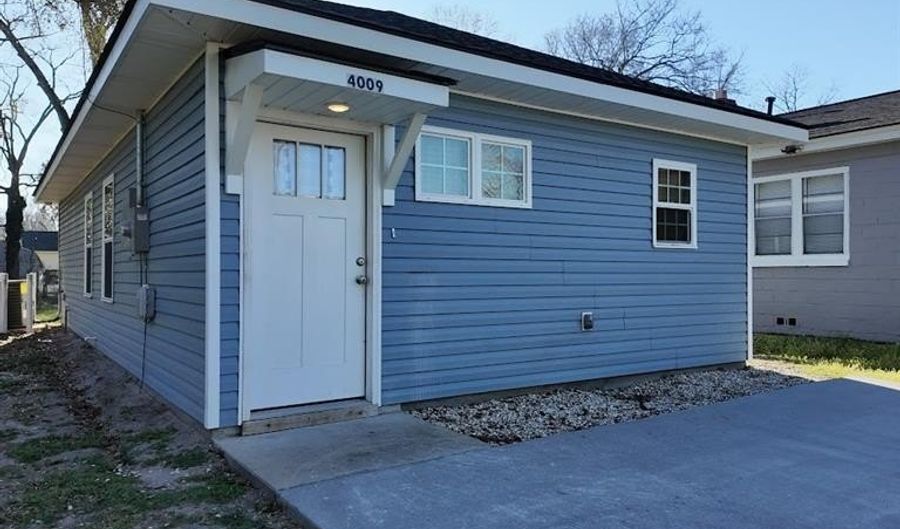 4009 4th St, Savannah, GA 31408 - 2 Beds, 2 Bath