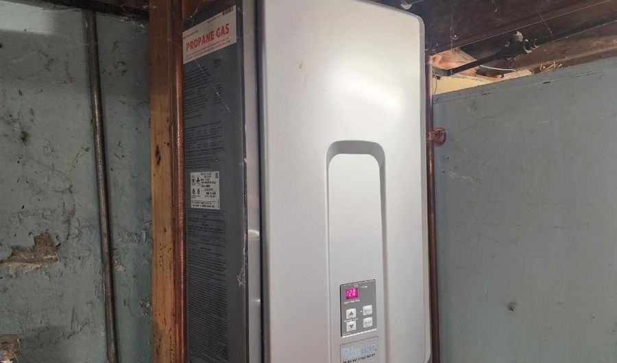 536 Old Glen Ave, Berlin, NH 03570 - 3 Beds, 1 Bath