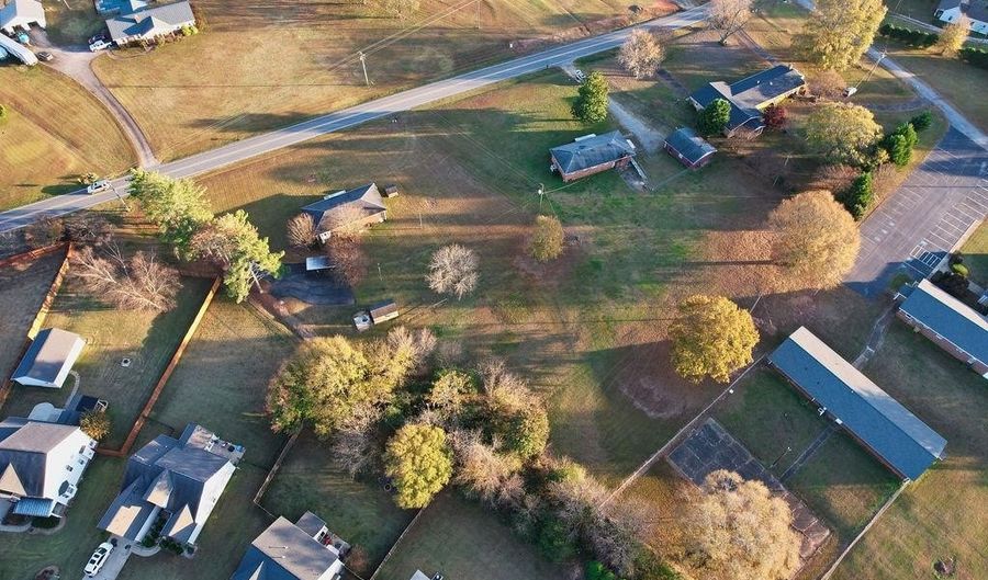 5185 Bible Church Rd, Boiling Springs, SC 29316 - 3 Beds, 2 Bath