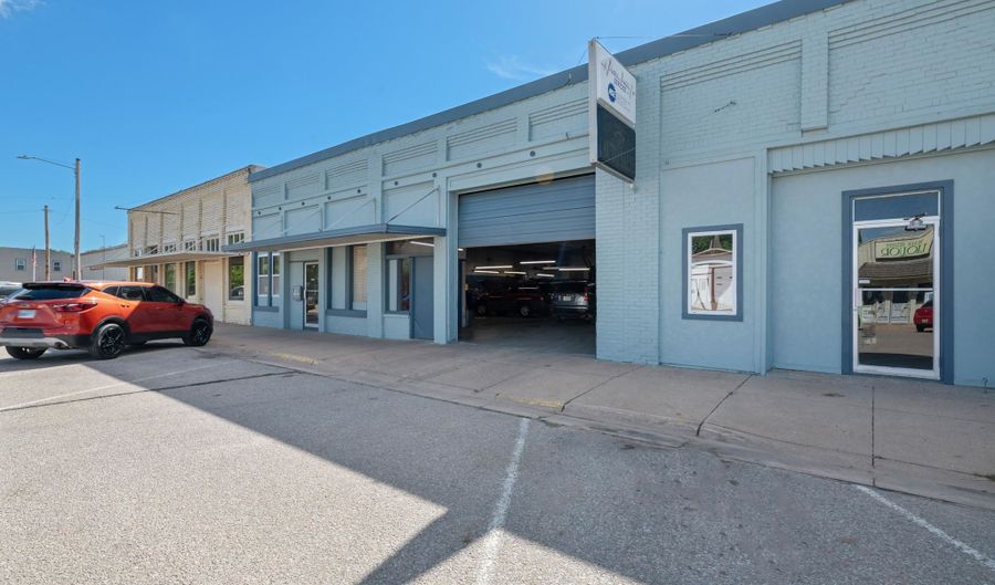 307 311 N Main, Andale, KS 67001 - 0 Beds, 0 Bath