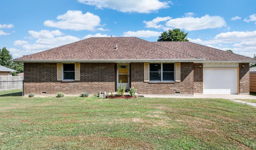 1004 Baretta Ct, Aurora, MO 65605 - 2 Beds, 1 Bath