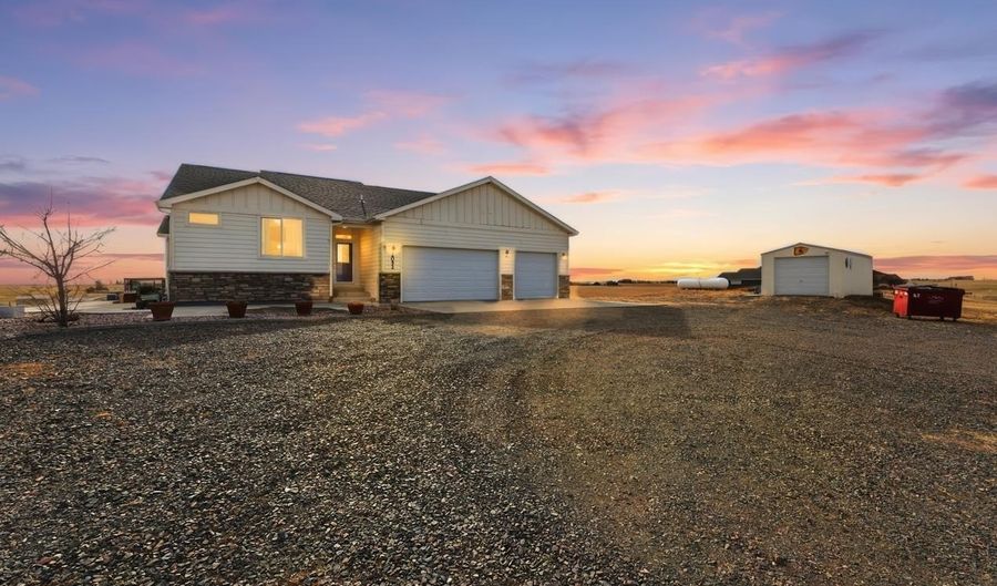 2052 ZELMA Dr, Cheyenne, WY 82009 - 4 Beds, 4 Bath