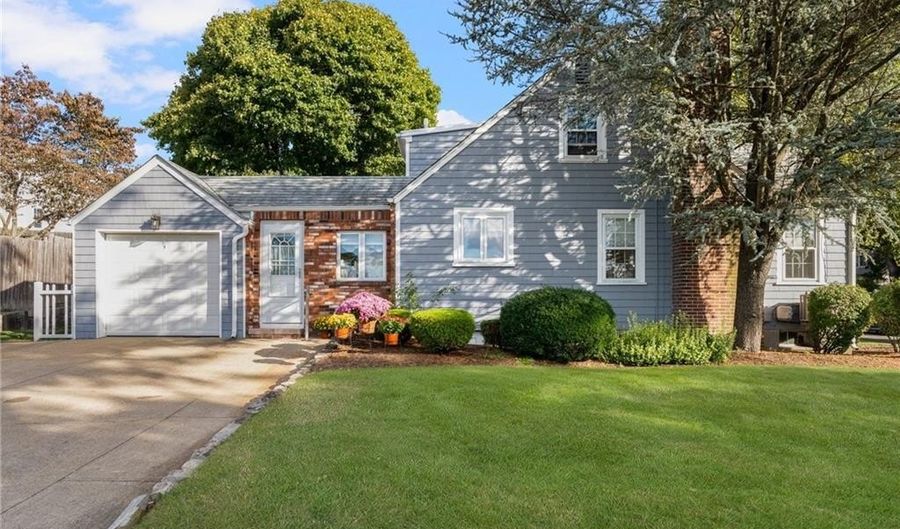 115 Bryant Rd, Cranston, RI 02852 - 4 Beds, 2 Bath