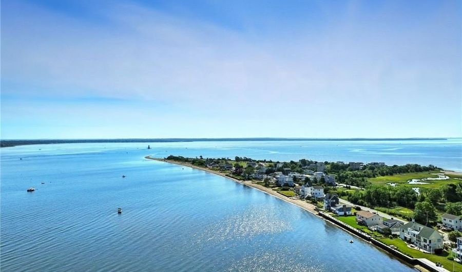 997 W SHORE Rd, Warwick, RI 02889 - 3 Beds, 2 Bath