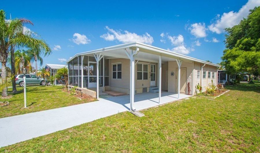 900 Laurel Cir, Barefoot Bay, FL 32976 - 2 Beds, 2 Bath