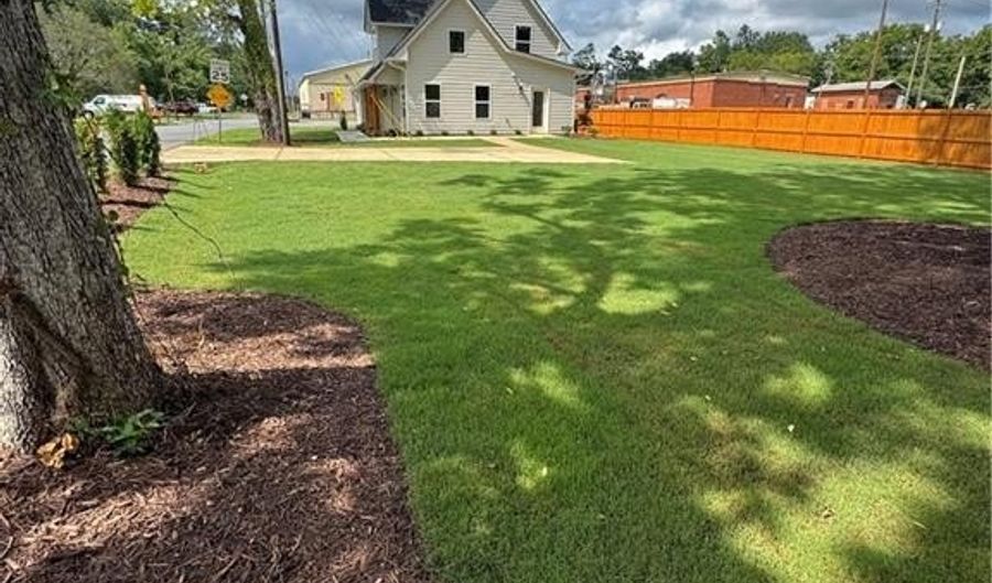 121 Railroad St, Adairsville, GA 30103 - 3 Beds, 3 Bath