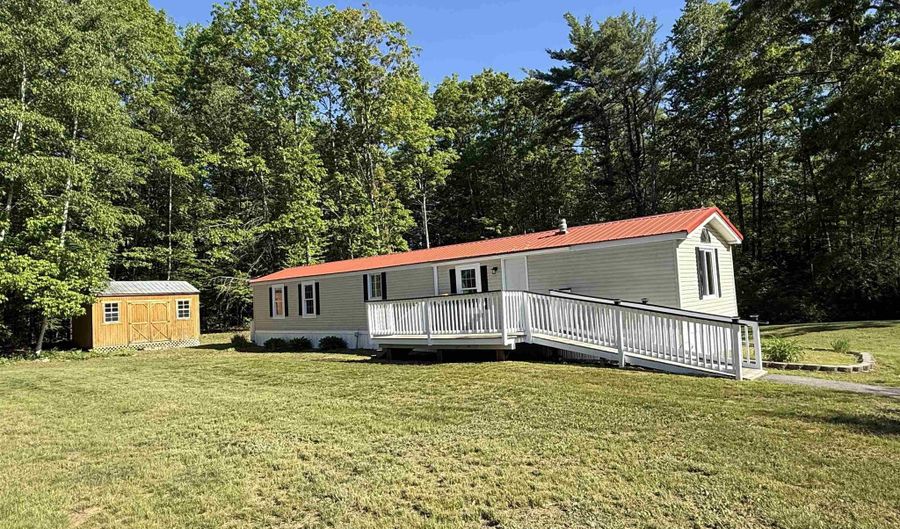 21 Valley Dr, Belmont, NH 03220 - 2 Beds, 2 Bath