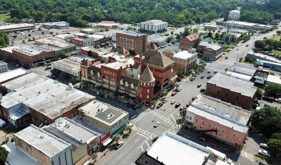 624 Harrold Ave, Americus, GA 31709 - 3 Beds, 2 Bath