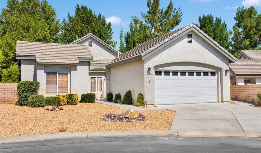 11238 Bunker Cir, Apple Valley, CA 92308 - 3 Beds, 2 Bath