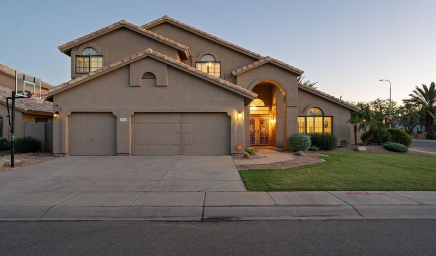 3683 W BARCELONA Dr, Chandler, AZ 85226 - 5 Beds, 3 Bath